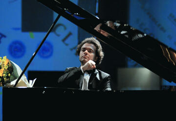 Сольный концерт пианиста Евгения Кисина в Израиле